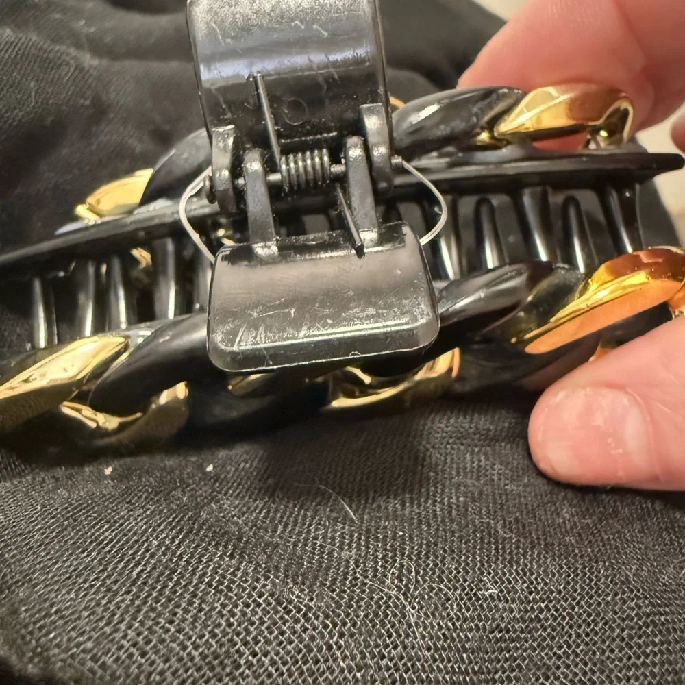 BLACK GOLD CHAIN LINK HAIR CLIP - TAILYNN